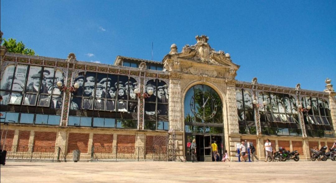 Studio Au Coeur Du Quartier Historique Narbonne Bagian luar foto